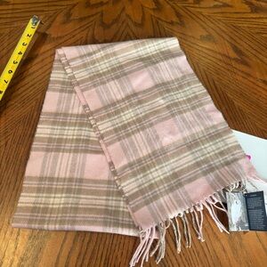 NWT johnstons of elgin cashmere scarf